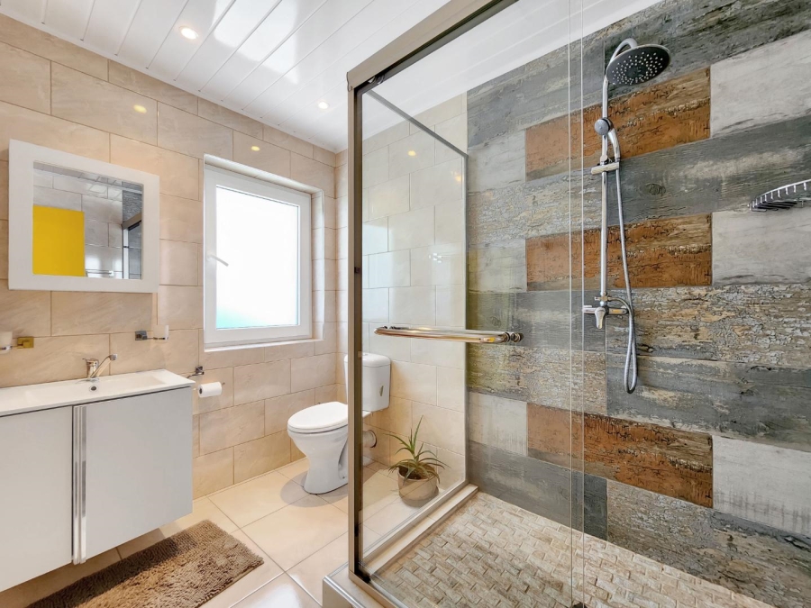 To Let 3 Bedroom Property for Rent in Zeekoevlei Western Cape